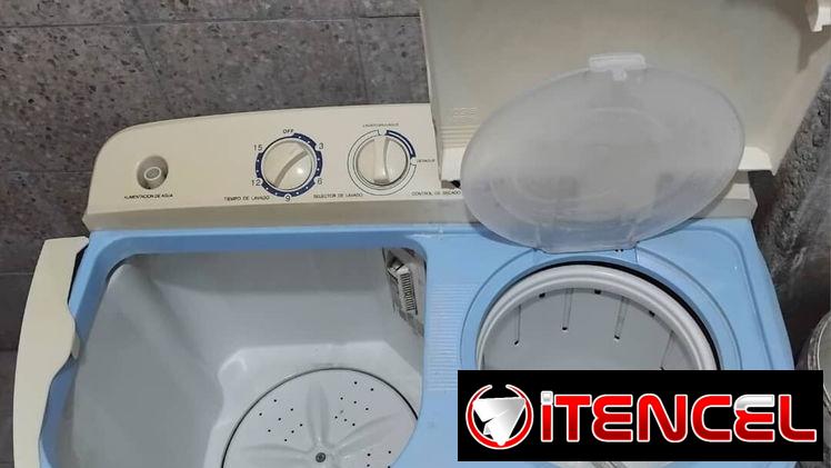 Lavadora semiautomática de 4 kg  Dayrtron de uso