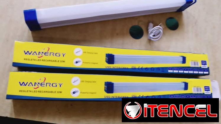 Lámparas recargables tipo regleta de 32 cm y 32 watts.  Precio: 2750 mn