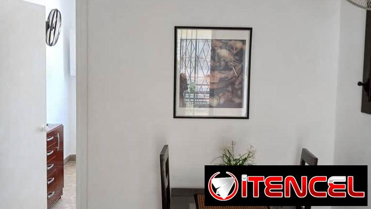 #25 renta de apt a 3 cuadras del Amejeiras