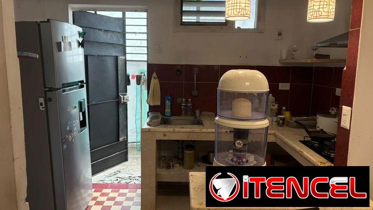 SE RENTA CASA EN LA VÍBORA