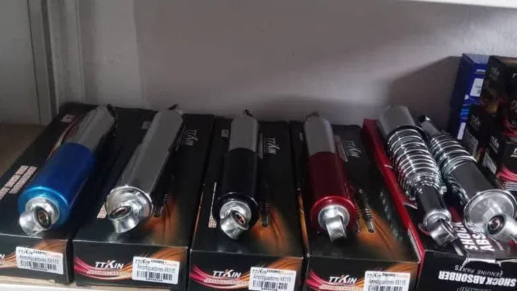 Accesorios y piezas para motos