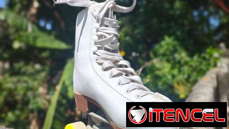 Hermosos patines, elegantes y duraderos, de uso y bien cuidados, están cosidos para reforzar