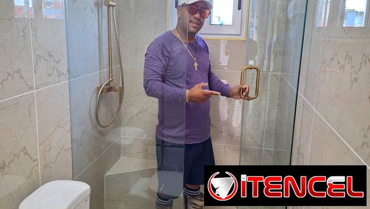 En ⚡DELUXE GLASS ENTERPRISES⚡Somos   Especialistas en instalaciones de cristal sin marcos.   Si tu casa o negocio debe r