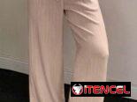 Pantaloneta color crema o beige