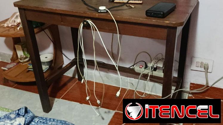 Mesa de escritorio antigua