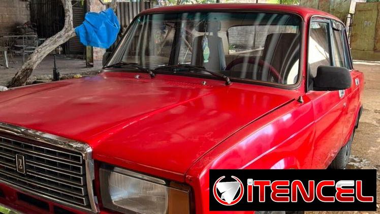 Carro LADA 2105