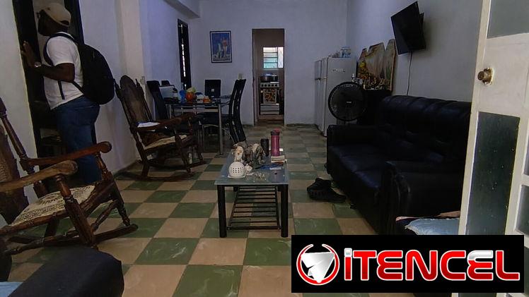 Apto de 2/4 en el vedado, Planta baja.