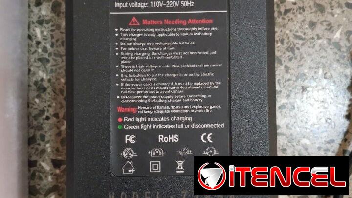 Vendor cargador de moto 72v 5A. Nuevo en su caja. 45 usd o en MN al cambio. Télefono 52958918