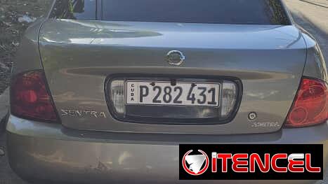 Se vende Nissan Sentra gris del 2005