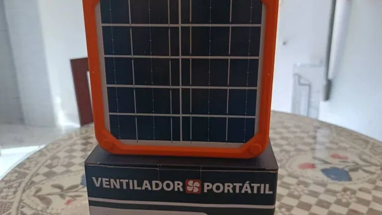 Ventilador portátil recargable con Luz LED, nuevo en caja