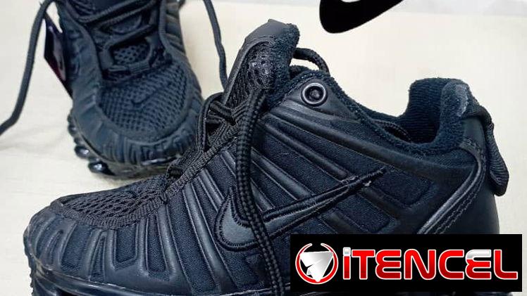 *NIKE SHOX NEGROS CON DETALLES NO CHAROLINA* (DE MUELLE)