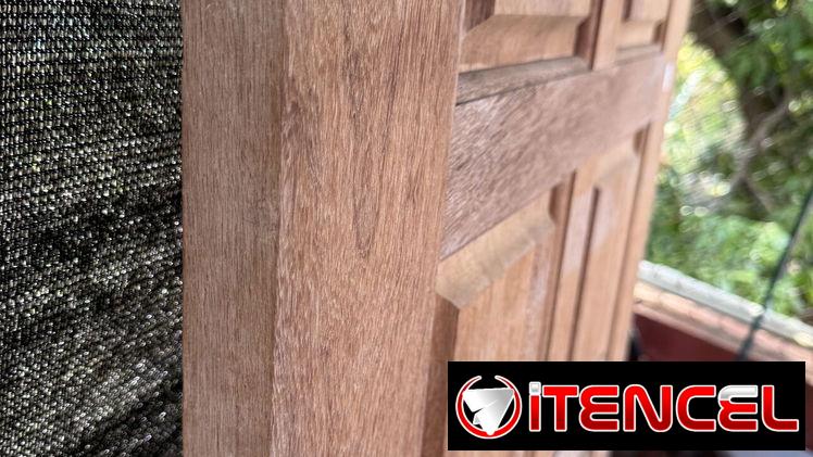 Puerta importada de madera preciosa nueva original , robusta y maciza