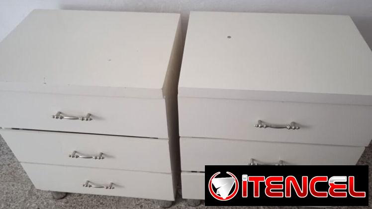 Se vende Cama camera con cabezal,colchón y gavetas.