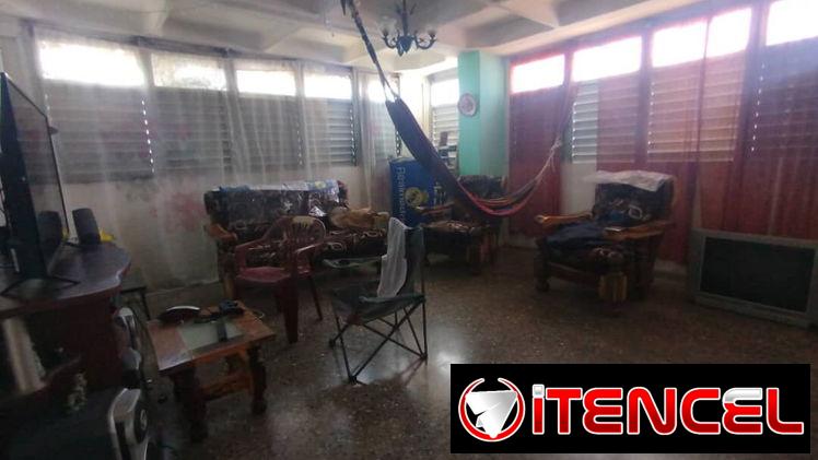 Apartamento piso 10 en 20 de mayo