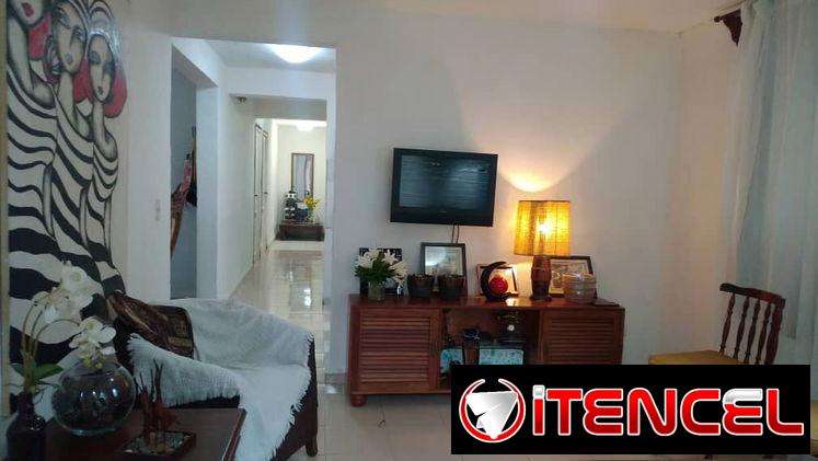 Venta- Atabey casa en bajos de un biplanta