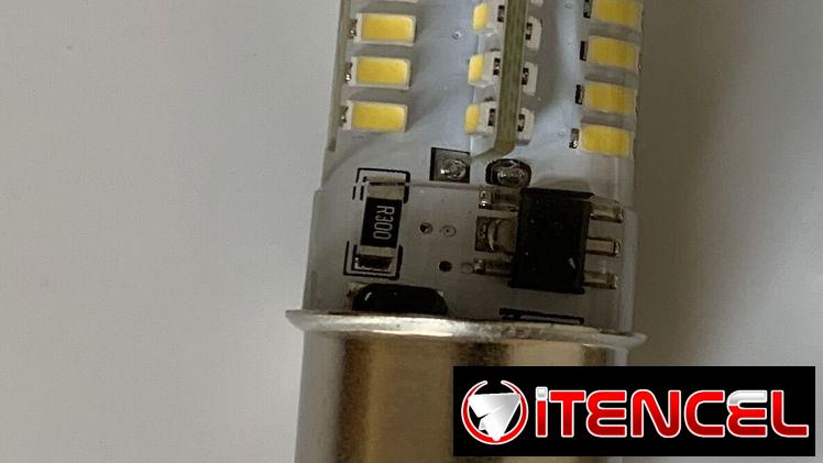 Dos bombillos led 12V, 6000K, para sockets bayoneta. Nuevos.