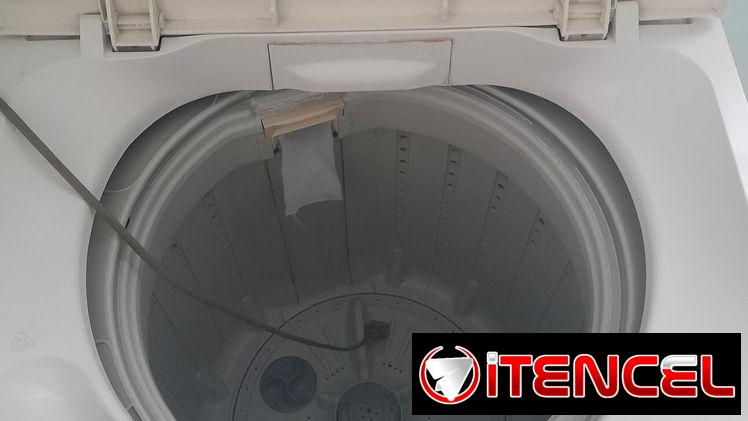 Vendo lavadora LG de 5.5kg de uso en perfecto estado.