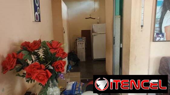 Vendo casa con todo en playa puente 5 9097239  Papeles en regla Precio 15mil  Cocina camas split televisor muebles refri