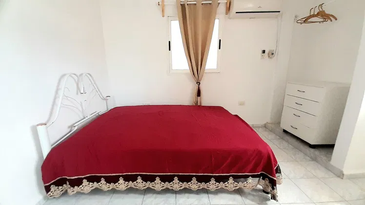 Se vende Apartamento en el Vedado de 2 cuartos y 3 baños 23 y 26 (a una cuadra)