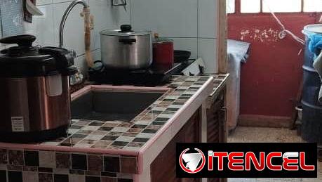 Venta de apartamento en Alamar, se deja con todo
