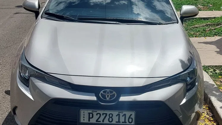 Vendo carro Toyota Corolla 2025 LE chino papeles al dia. 1.5L del 2025 muy poco uso. No LLAME AL WHATSA 54741004
