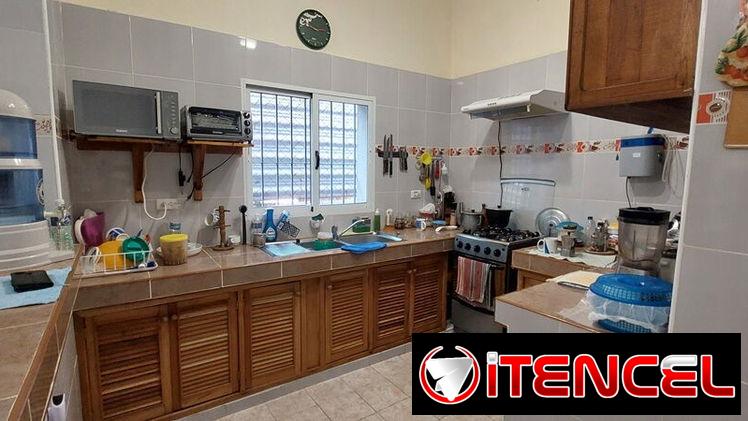 Casa de 3/4, garaje, patio y 347m², en el Sevillano (SV-33)