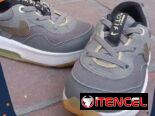 Zapatos originales para niño (Talla 8) de uso muy bien cuidados.