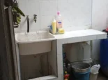 *Propiedad 34707* Apartamento en bajos de 2 cuartos, 2 baños y carposh, 25 mil USD