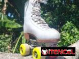 Hermosos patines, elegantes y duraderos, de uso y bien cuidados, están cosidos para reforzar