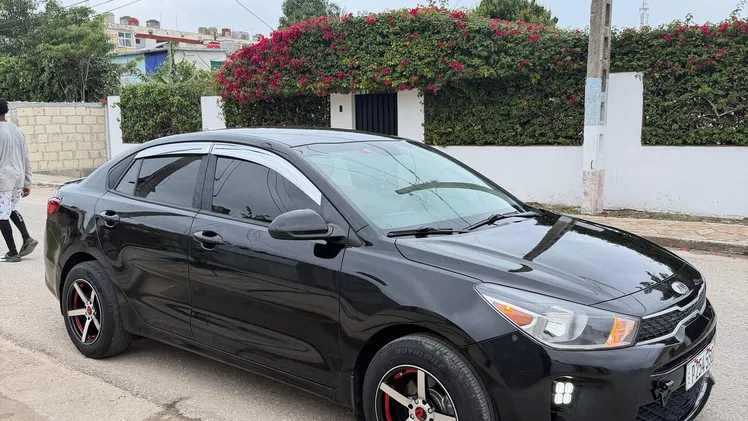 Vendo negocio Kia Río 2019 carro impecable sin defecto