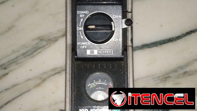 Radio de comunicación antiguo marca Sony ICB-1000W