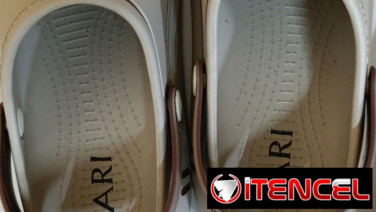 Se venden zuecos para mujer