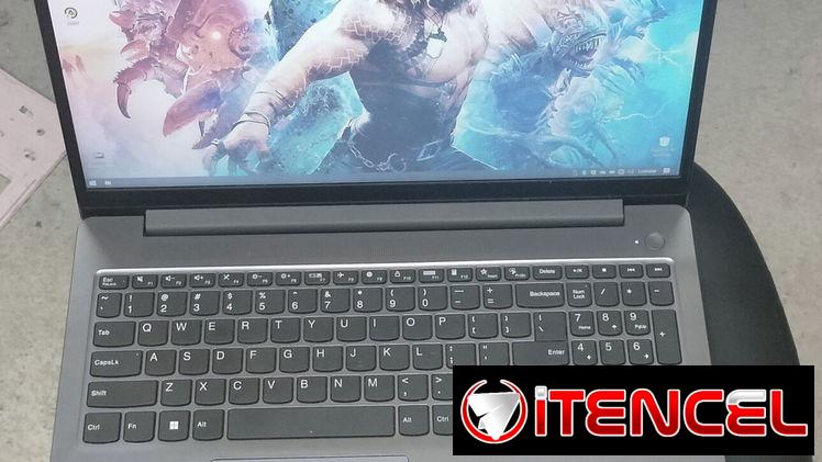 Lenovo.Core i3..12na generación.256 SSD..8 gigas de RAM ddr4.15.6 IPS Full HD.