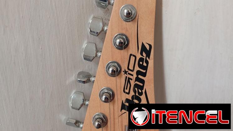 Guitarra Eléctrica Ibanez GIO GRG40 Metallic Light Blue (LIKE NEW)