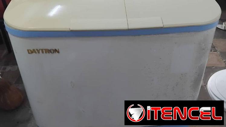 Lavadora semiautomática de 4 kg  Dayrtron de uso