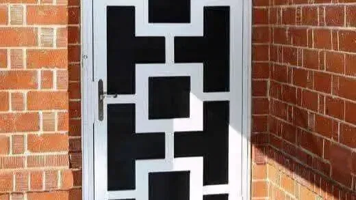 Realizamos todo tipos de trabajos en marquetería en aluminio, puerta y ventanas, mampara para baño ,closet,bajos de mese
