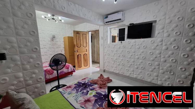 Con respaldo energético a 1 cuadra de la playa. Casa con piscina en la playa