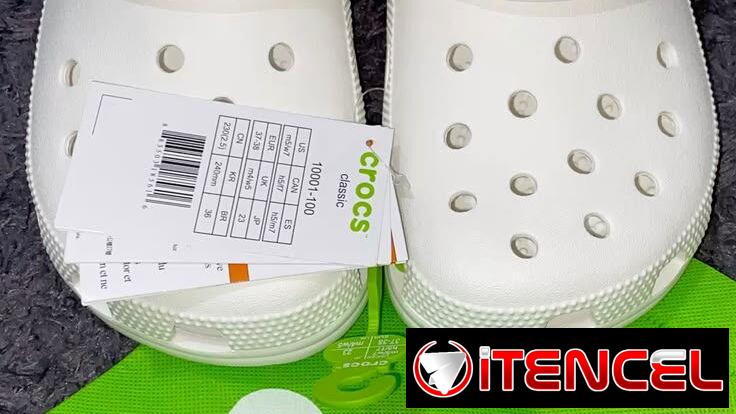 Croc’s baya negra blanca azul oscuro rosadas