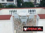 Venta o permuta.Casa amplia en 21 y C, Vedado – 2 cuartos + terraza con vista única