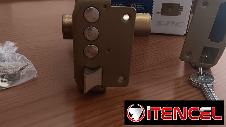 CERRADURA DE TRES  PASOS, Entrega por un mínimo costo adicional para toda La Habana