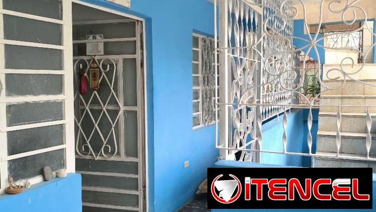 Gran oportunidad en Santo Suárez (10 de Octubre) cansa con Planta electrica y completamente amueblada de 3 Habitaciones.