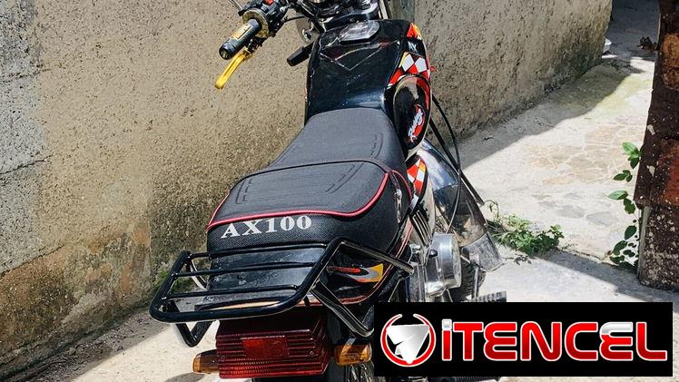 Moto ax100 con unidad de karpaty de villa clara