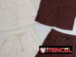Conjunto de short y camisetas.