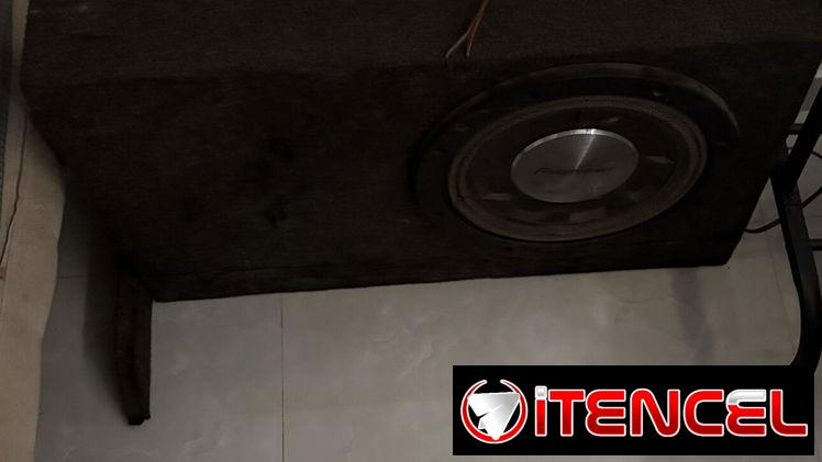 Planta con subwoofer para auto Pioneer