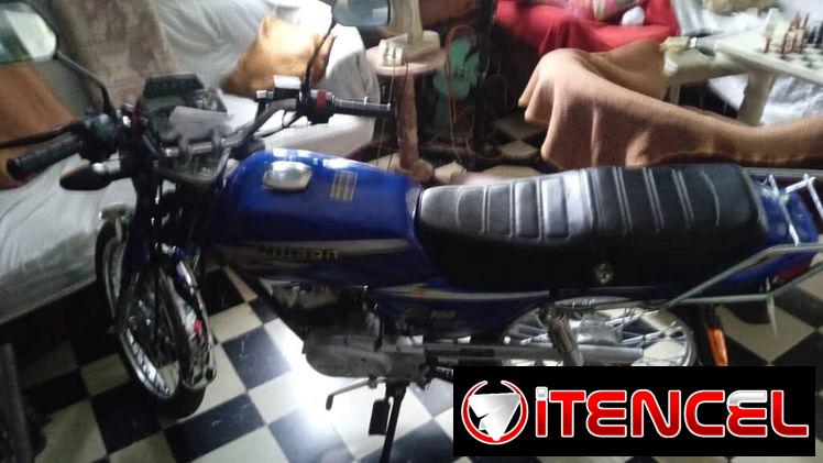 se vende o cambia moto  de gasolina unison como nueva de 2t x100 por moto electrica o riquimbili Jorge  5 9035940