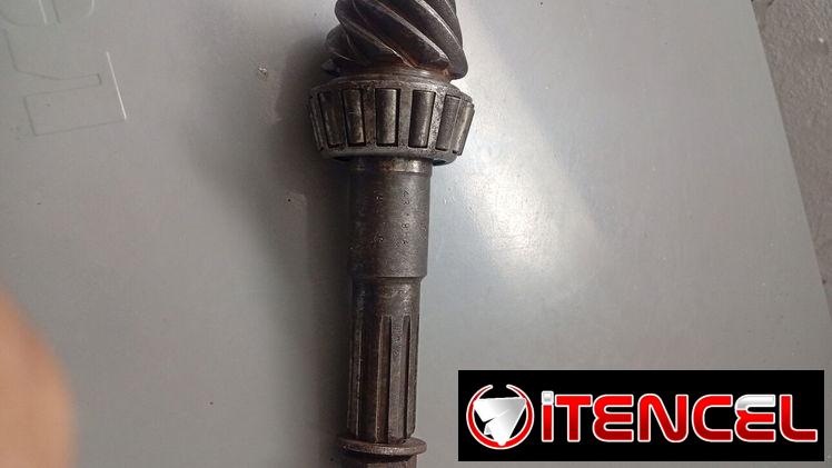 Se venden algunas piezas de uso de carro