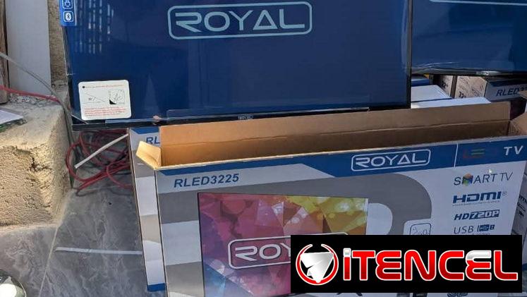 Smart Tv Royal 32 pulgadas con dos mandos