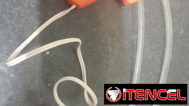Pistola de silicona marca Truper con barra de silicona incluida