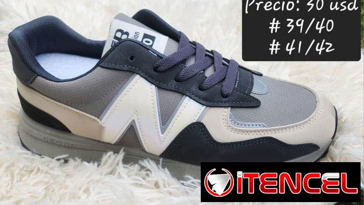 Tenis triple A