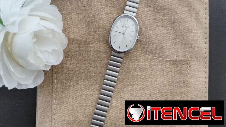 Reloj plateado